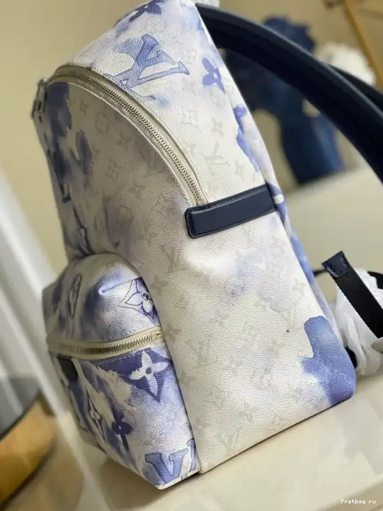 Frstbag ru VUITTON BACKPACK DISCOVERY LOUIS 0324